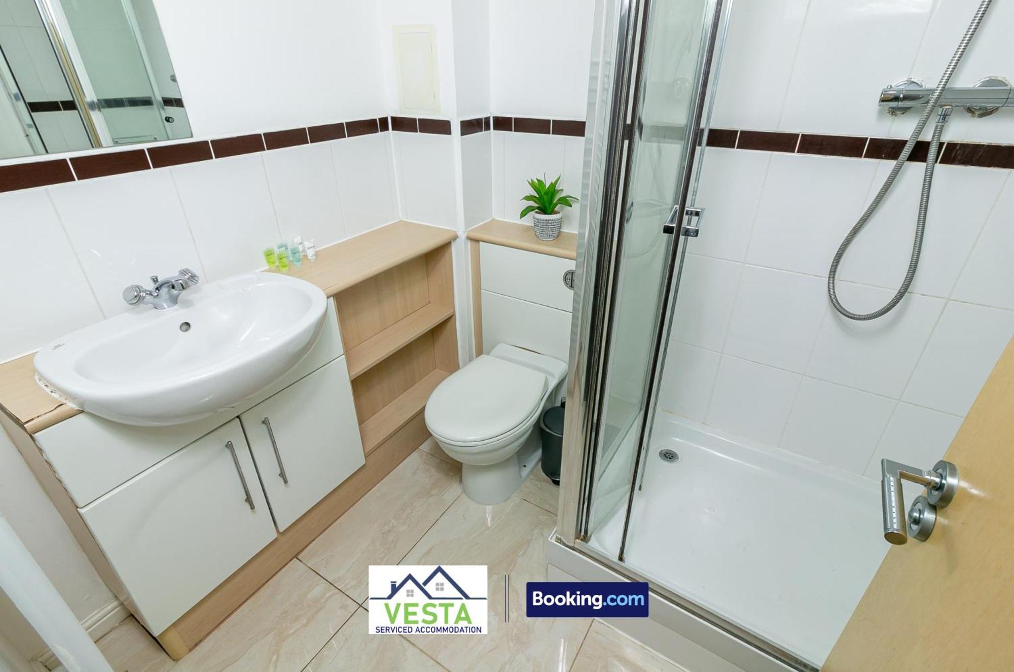 Two Bedrooms Apartment By Vesta Serviced Accommodation & Short Lets Hatfield With Free Wifi Ngoại thất bức ảnh